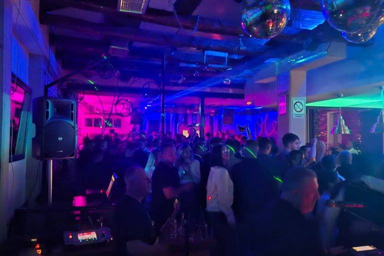 Talični Tom bend uživo